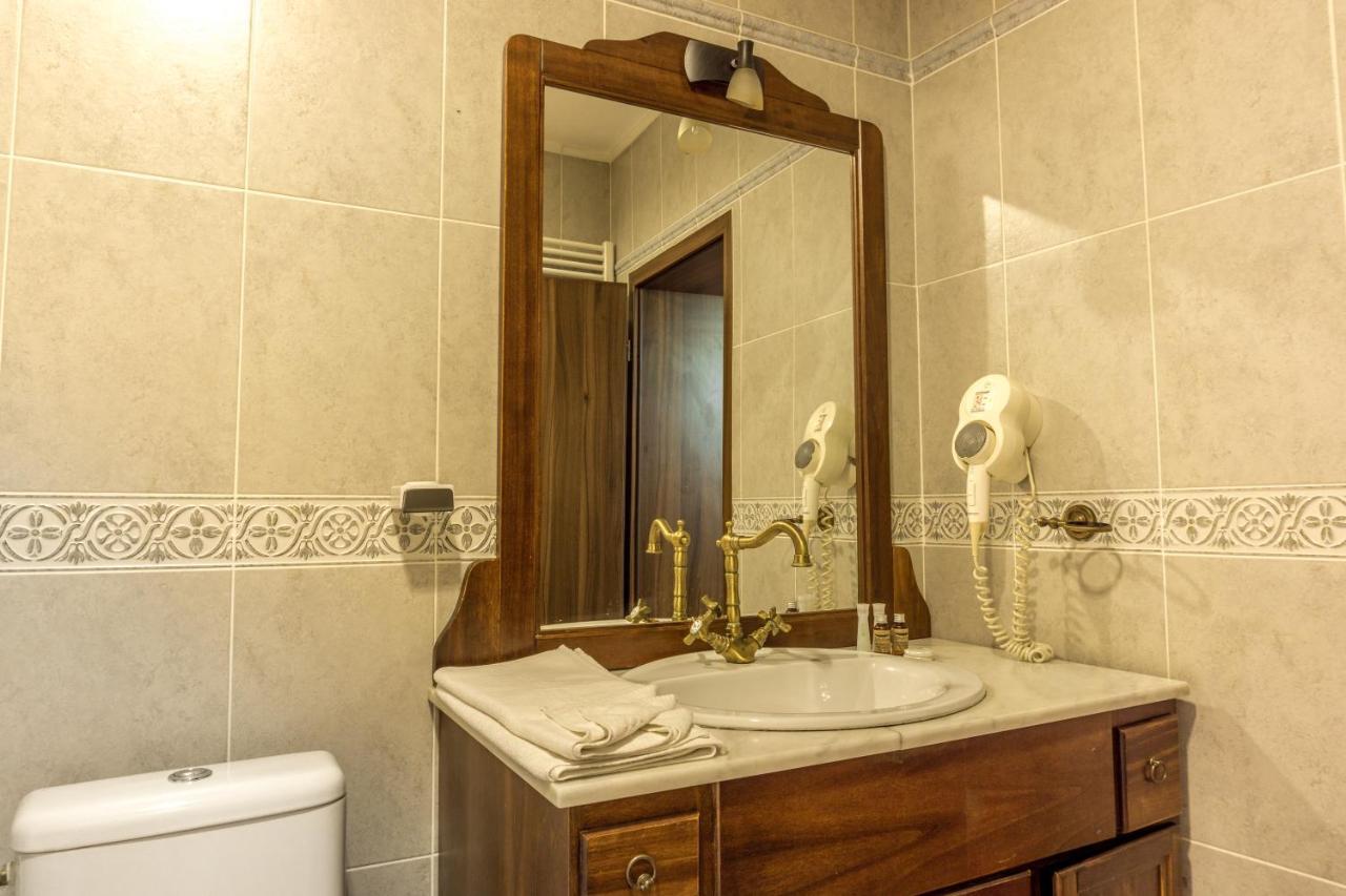 Hotel Ferdinand Hateg Ngoại thất bức ảnh