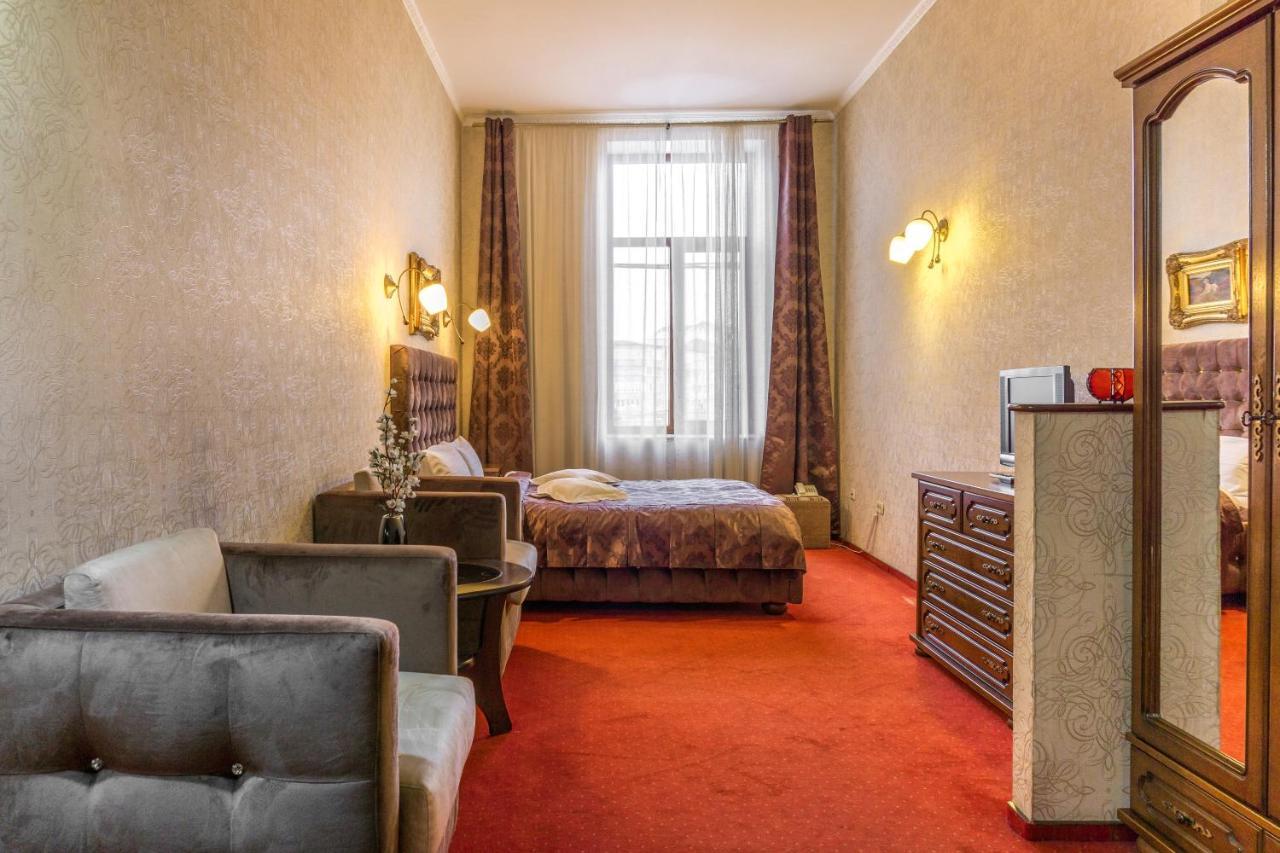 Hotel Ferdinand Hateg Ngoại thất bức ảnh